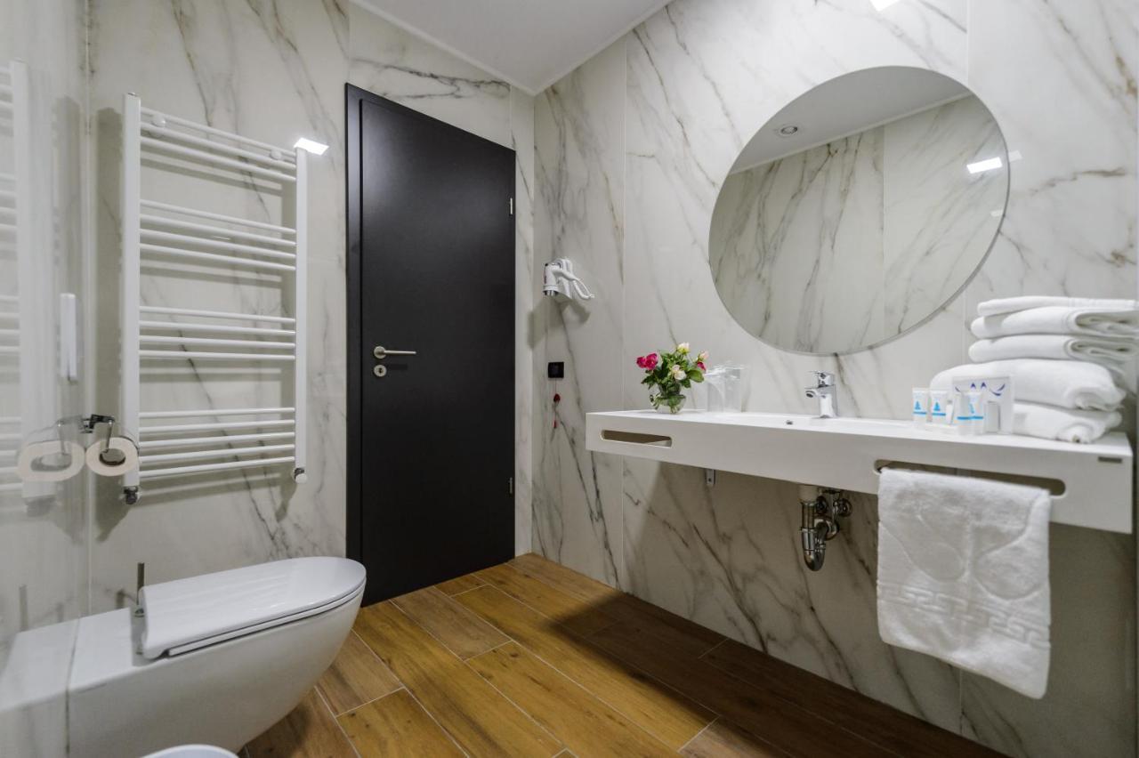 Mirage Medspa Hotel エフォリエ・ノルド エクステリア 写真
