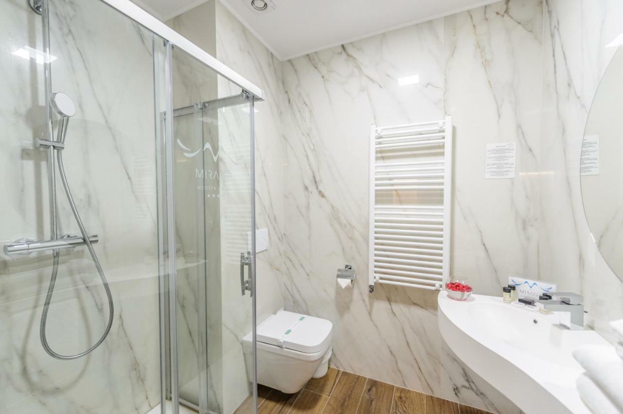 Mirage Medspa Hotel エフォリエ・ノルド エクステリア 写真
