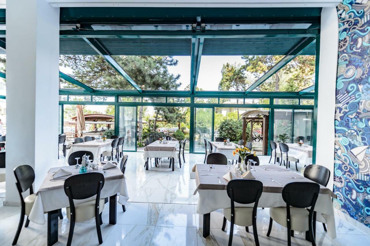 Mirage Medspa Hotel エフォリエ・ノルド エクステリア 写真